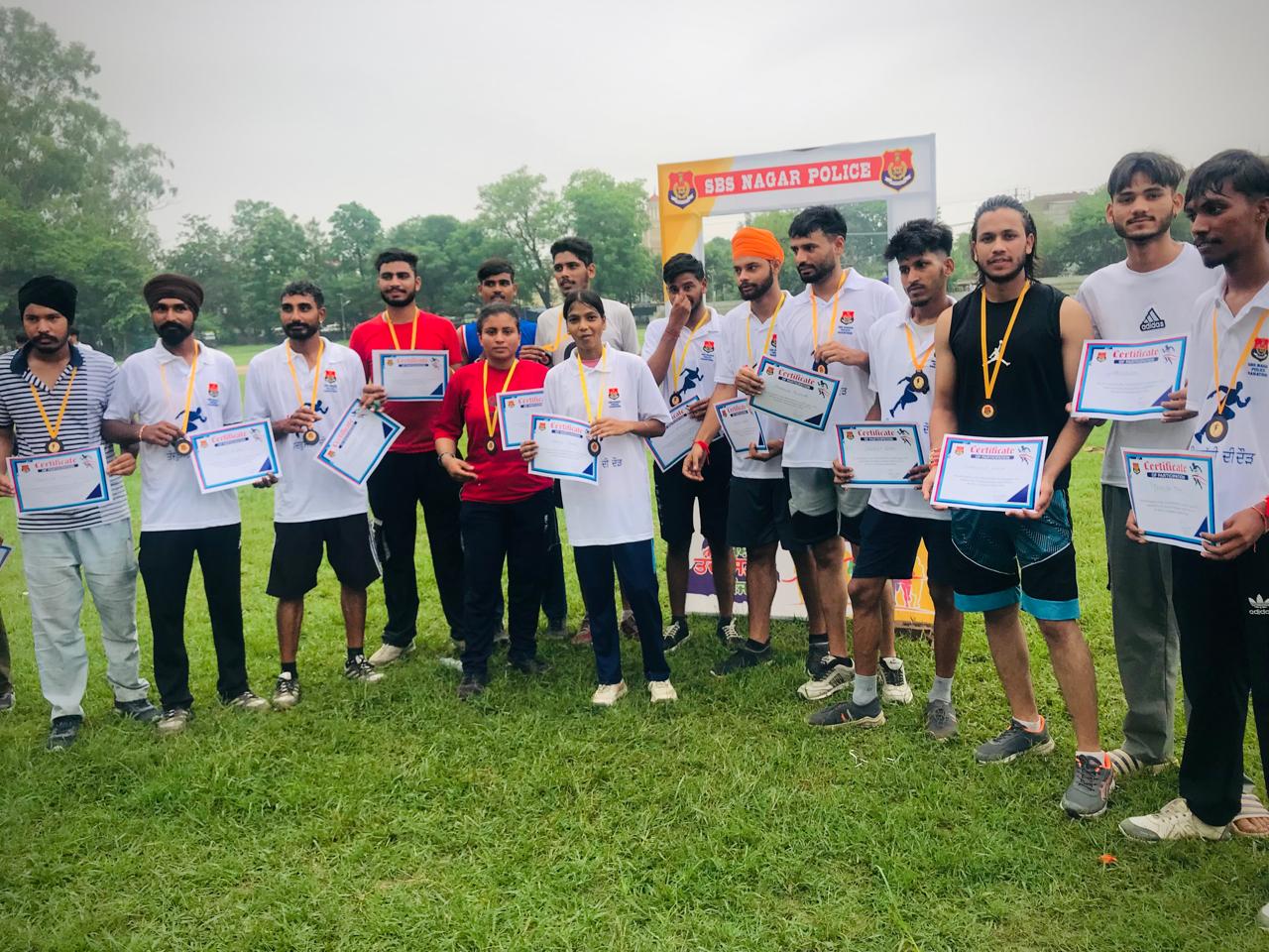 Trainees of Coaching Center of Guru Nanak Mission Seva Society participated in the marathon.